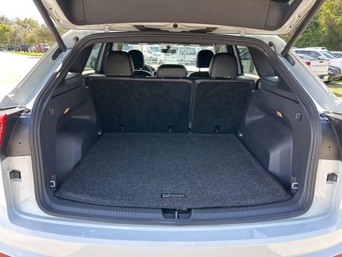 Certified 2022 Volkswagen Atlas Cross Sport SE image 44