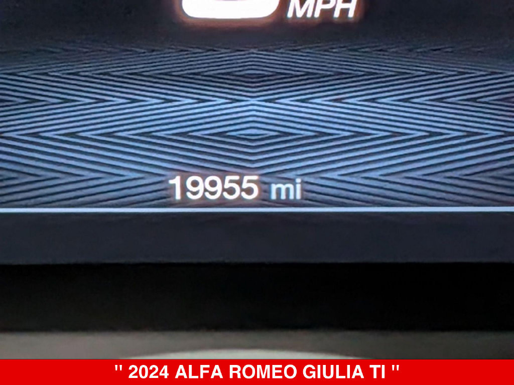 Used 2024 Alfa Romeo Giulia Ti AWD/4WD image 19