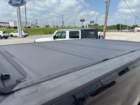 Used 2021 Ford F250 Lariat w/ Lariat Value Package AWD/4WD image 19