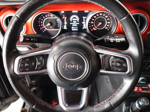 Used 2018 Jeep Wrangler Unlimited Rubicon w/ Dual Top Group AWD/4WD image 3