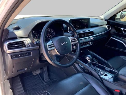 Certified 2022 Kia Telluride S FWD image 17