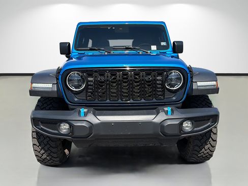 Used 2024 Jeep Wrangler Willys AWD/4WD image 8