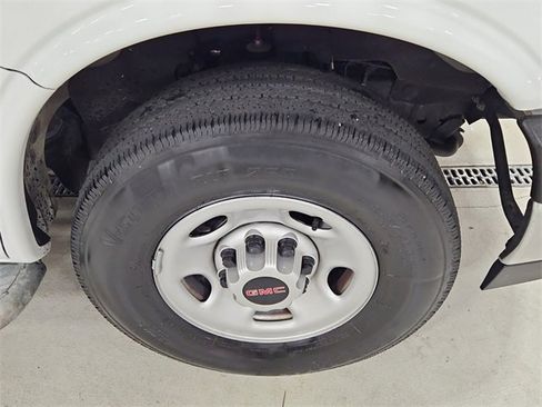 Used 2024 GMC Savana 2500 w/ Driver Convenience Package image 7