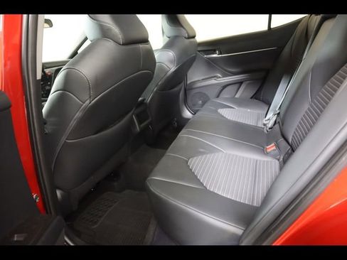 Used 2024 Toyota Camry SE image 18