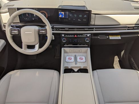 New 2026 Hyundai Santa Fe SE image 11