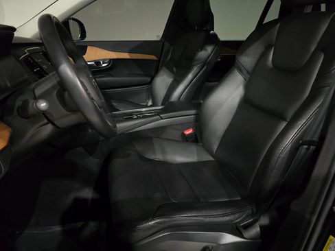 Used 2022 Volvo XC90 T6 Momentum w/ Advanced Package image 19