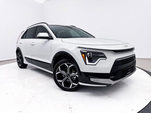 Certified 2024 Kia Niro EX Touring image 8
