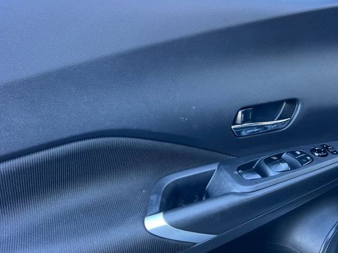 Used 2021 Nissan Kicks SV image 12