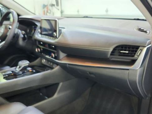 Used 2023 Nissan Rogue SV w/ SV Premium B Package FWD image 24