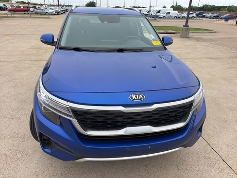 Used 2021 Kia Seltos S FWD image 19