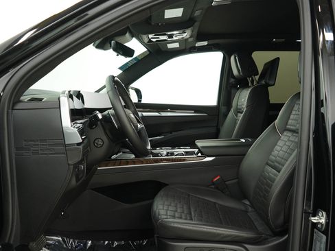 Used 2025 Cadillac Escalade Sport Platinum AWD/4WD image 22