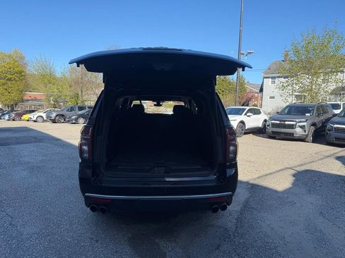 Used 2021 Chevrolet Suburban High Country AWD/4WD image 6
