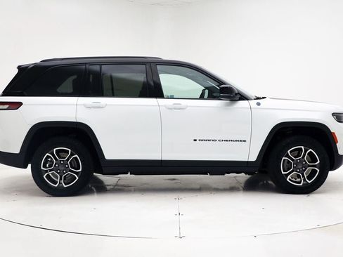 Used 2022 Jeep Grand Cherokee Trailhawk w/ Advanced Protech Group II image 3