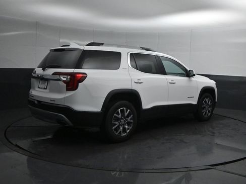 Used 2023 GMC Acadia SLT image 2