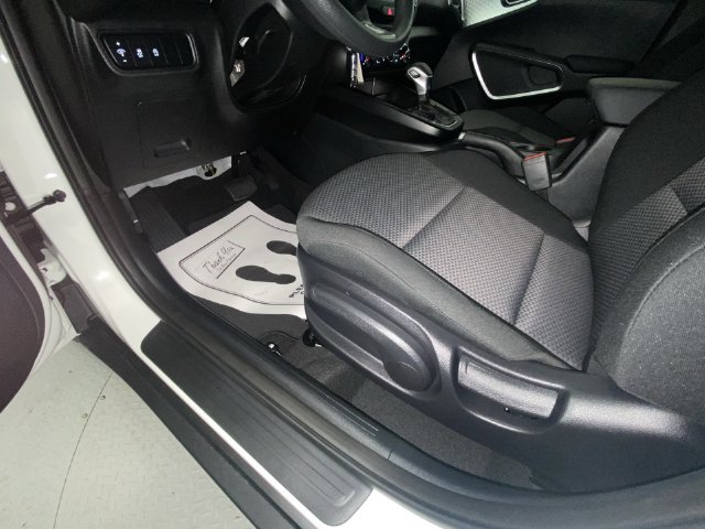 Used 2023 Kia Soul LX w/ LX Technology Package FWD image 12