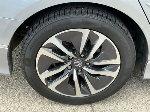 Used 2019 Honda Accord Touring image 5