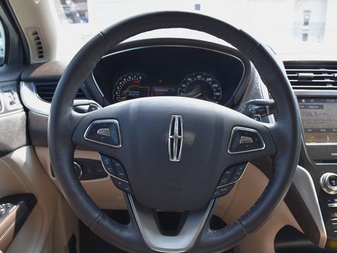 Used 2018 Lincoln MKC Premiere FWD image 22