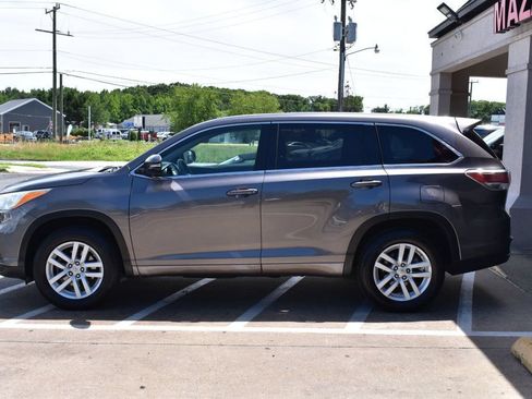 Used 2014 Toyota Highlander LE FWD image 5
