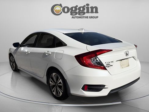 Used 2018 Honda Civic EX-L image 4