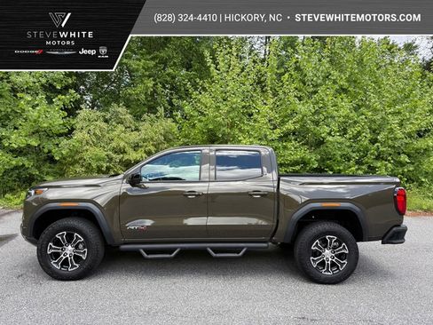 Used 2025 GMC Canyon AT4 AWD/4WD image 1