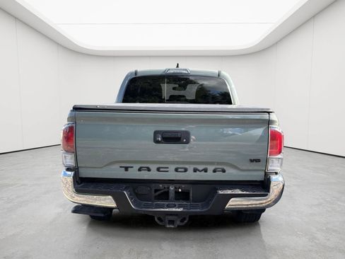 Used 2022 Toyota Tacoma TRD Off-Road AWD/4WD image 5