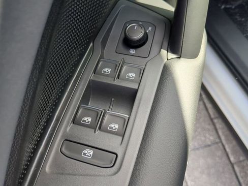 New 2026 Volkswagen Tiguan SE R-Line image 18