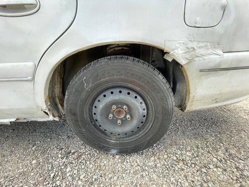 Used 1998 Buick Century Custom FWD image 14