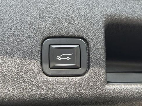 Used 2019 Chevrolet Equinox LT FWD image 19