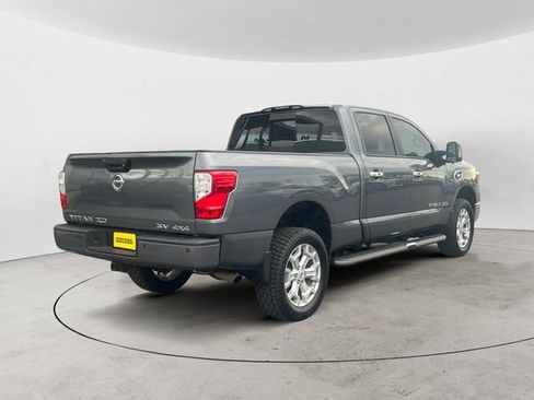 Used 2018 Nissan Titan SV w/ SV Convenience Package AWD/4WD image 5