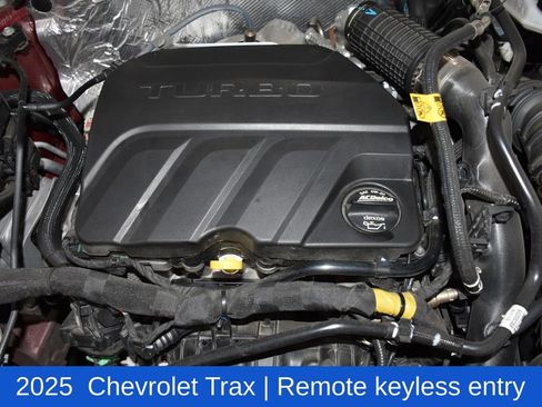 Used 2025 Chevrolet Trax LT image 7