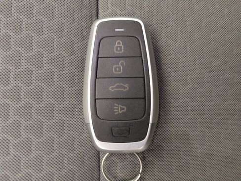 Used 2019 Ford Escape SE FWD image 32