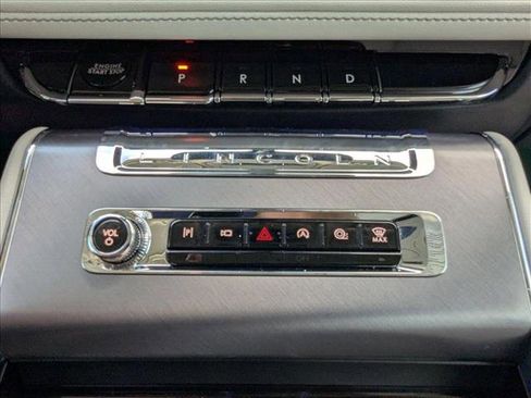 New 2025 Lincoln Aviator AWD image 14