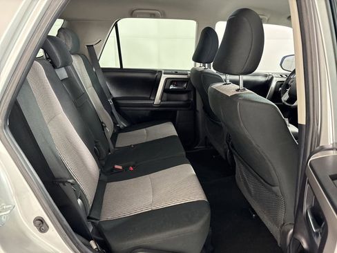 Used 2015 Toyota 4Runner SR5 image 40