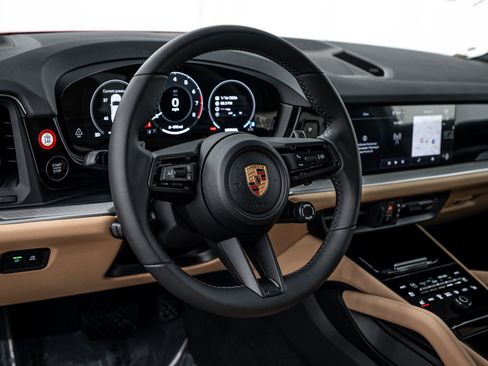 Certified 2026 Porsche Cayenne AWD/4WD image 14