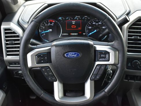 Used 2017 Ford F250 Lariat w/ Lariat Value Package AWD/4WD image 14