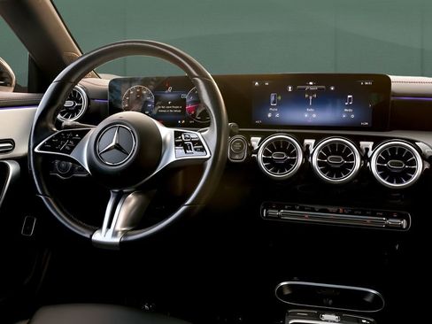 Used 2025 Mercedes-Benz CLA 250 4MATIC image 42