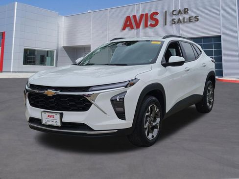 Used 2025 Chevrolet Trax LT w/ LT Convenience Package FWD image 1
