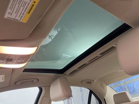 Used 2014 Mercedes-Benz E 250 BlueTEC Sedan image 24