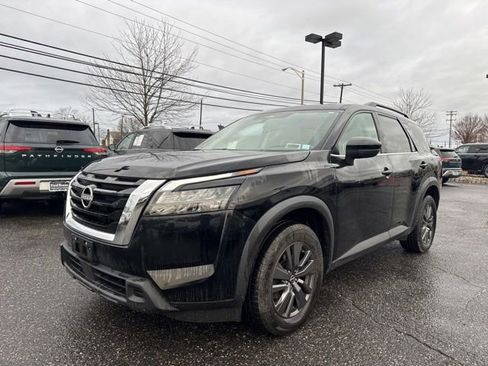 Certified 2023 Nissan Pathfinder SV image 3