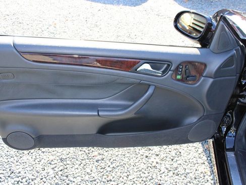 Used 2003 Mercedes-Benz CLK 320 Cabriolet image 29