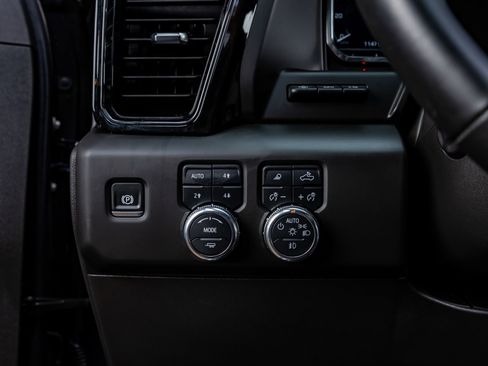 Used 2025 GMC Sierra 1500 AT4 w/ AT4 Premium Package image 21