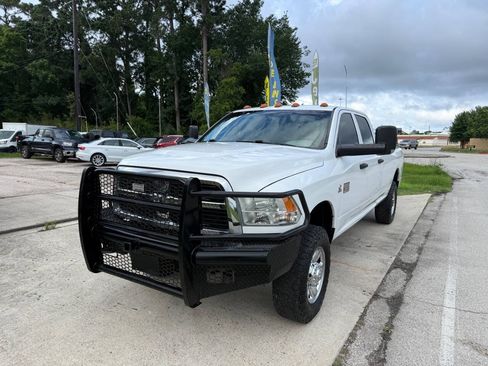 Used 2012 RAM 2500 ST w/ Chrome Appearance Group AWD/4WD image 2