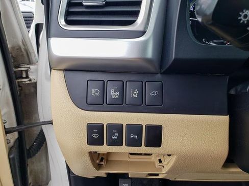 Used 2016 Toyota Highlander Limited image 12