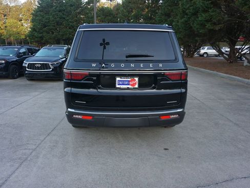 Used 2022 Jeep Wagoneer Series III w/ Premium Group I AWD/4WD image 24