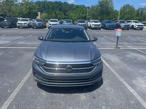 Used 2023 Volkswagen Jetta SE FWD image 3