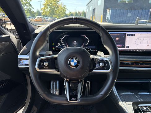 Used 2023 BMW 760i xDrive AWD/4WD image 11