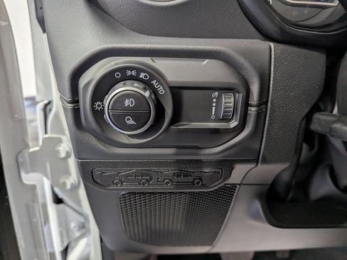 Used 2026 Jeep Gladiator Sport AWD/4WD image 15