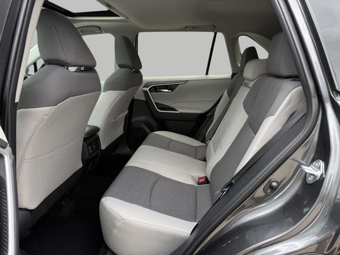 Used 2021 Toyota RAV4 XLE w/ Convenience Package AWD/4WD image 27