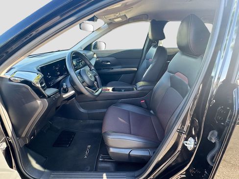 Used 2025 Nissan Kicks SR image 25