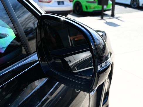 Used 2019 Bentley Bentayga AWD/4WD image 13